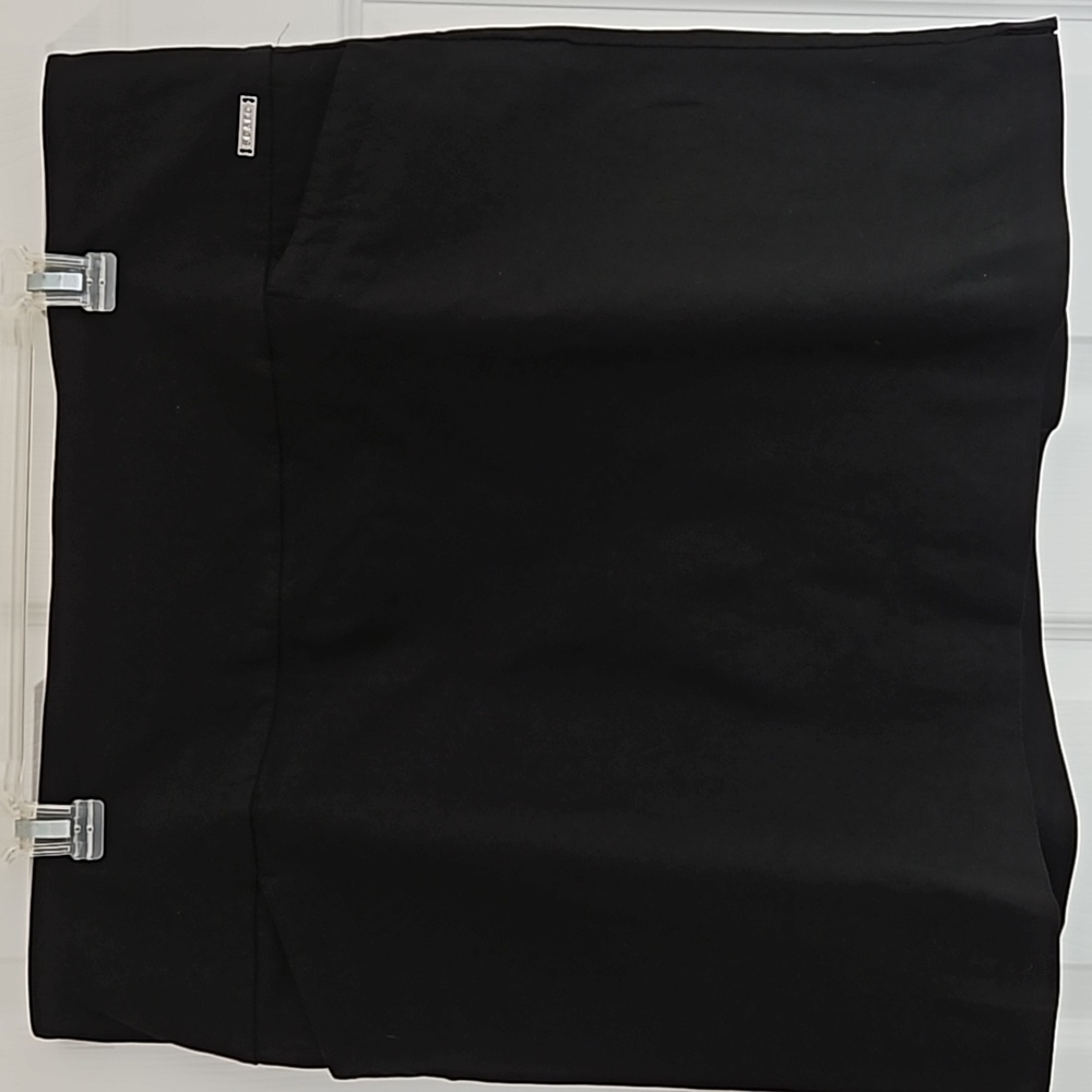 Black pull on skort with stretch and elastic waistband, XXL